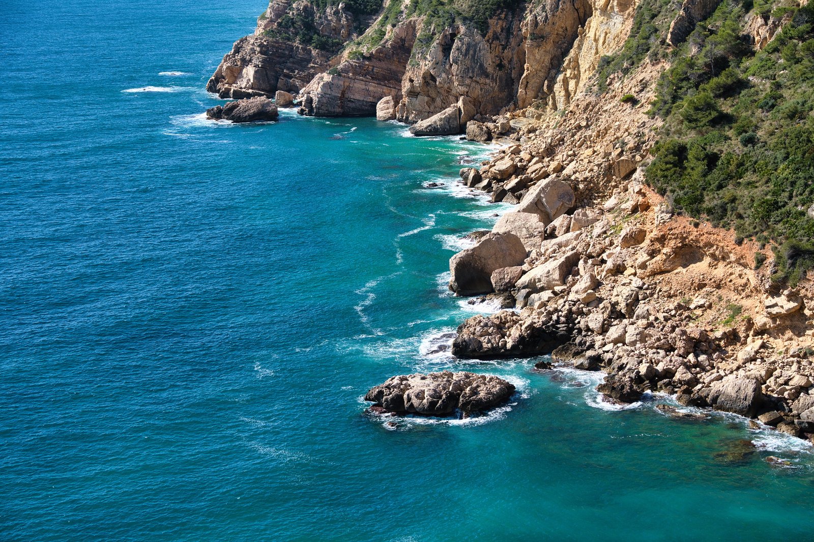 Off-Season Beach Destinations: Discover Hidden Coastal Gems Beyond the Crowds