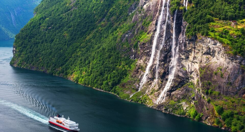 Eco-Friendly Beach Destinations: Sustainable Travel to Breathtaking Coastal Escapes