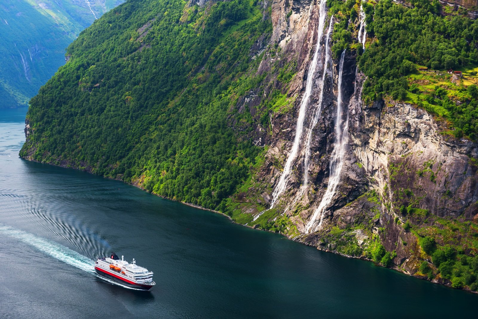 Eco-Friendly Beach Destinations: Sustainable Travel to Breathtaking Coastal Escapes